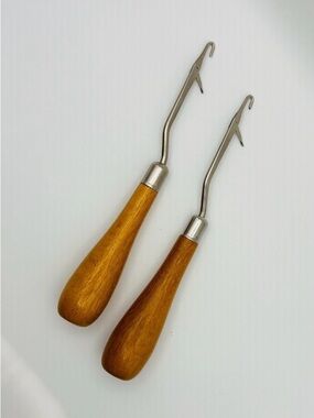 Vtg Latch Hook Tool – Classic Wooden Handle for Textile Crafts